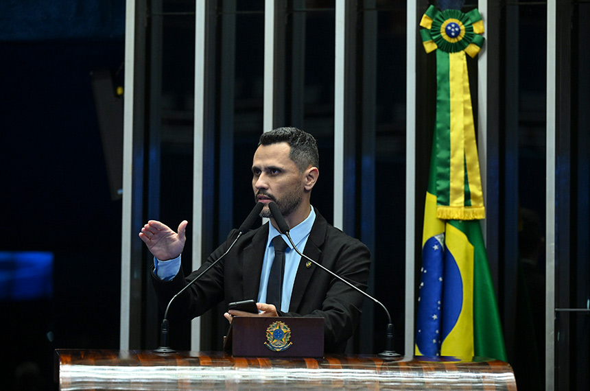 Em discurso, à tribuna, senador Cleitinho (Republicanos-MG).