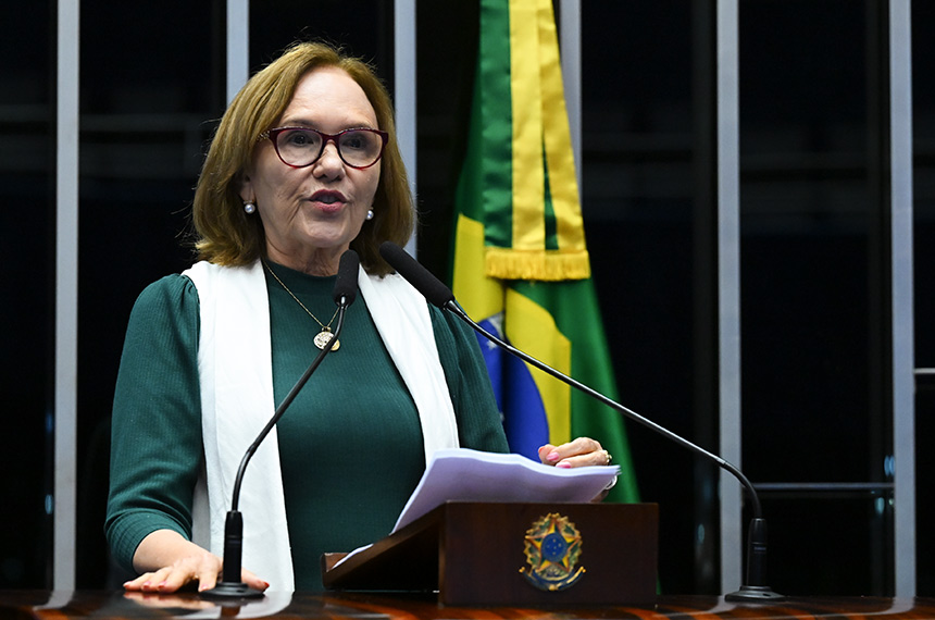 Em discurso, à tribuna, senadora Zenaide Maia (PSD-RN).