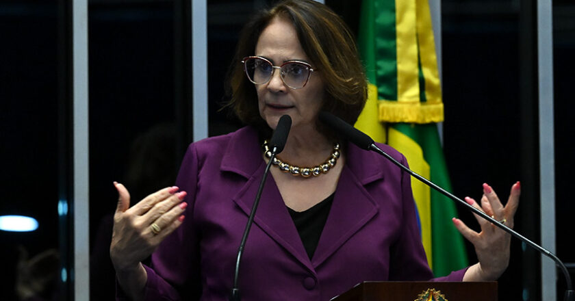 Damares critica medidas judiciais contra ex-presidente Bolsonaro