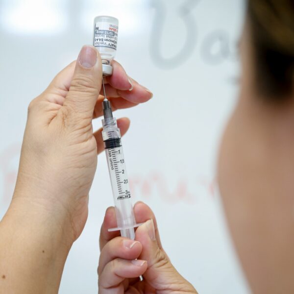 Engenhão terá ponto de vacinação antes do jogo Botafogo x Vasco