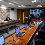 Estagiário pode ter licença médica sem desligamento do estágio, aprova CE