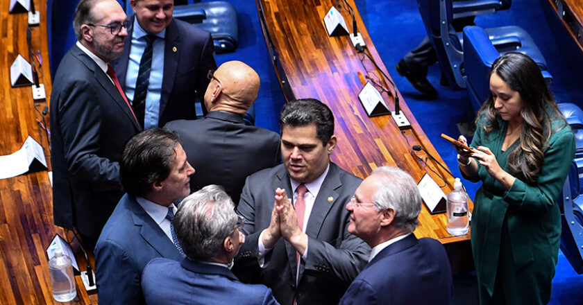 Isenção do IR para quem ganha até R$ 5 mil pode ser votada no Plenário na quarta