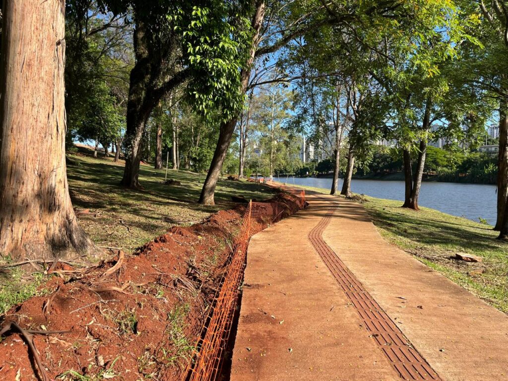 Londrina Iluminação inicia escavações para instalação de iluminação em LED nas pistas dos lagos Igapó III e IV