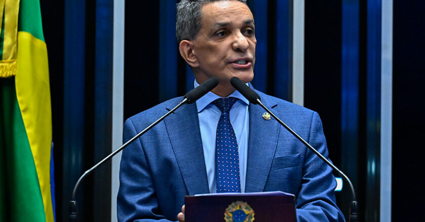 Mecias critica centralização da segurança e defende autonomia dos estados