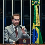 Plínio defende Fundação Boas Novas e critica COP 30 em Belém