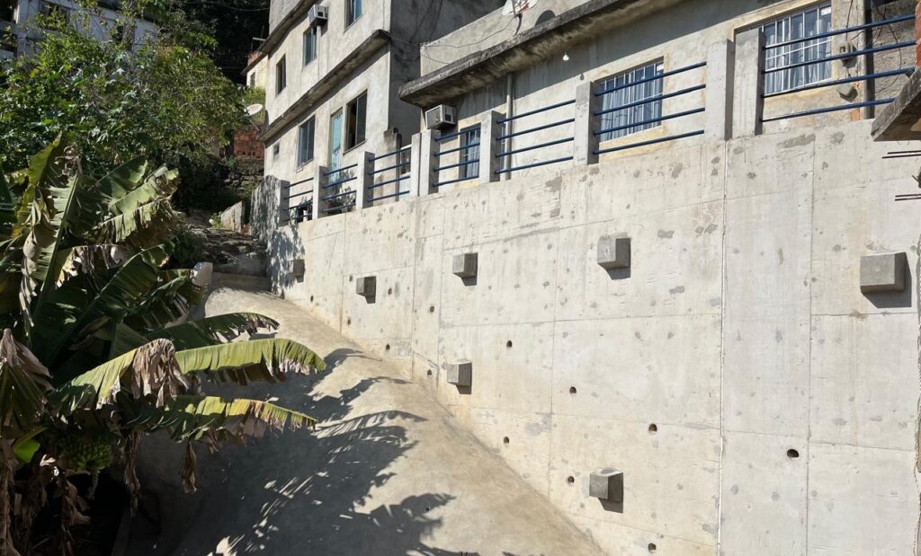 Prefeitura conclui seis obras de contenção de encostas em diferentes regiões da cidade