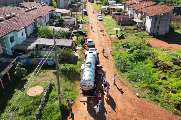 Prefeitura percorre bairros e presta suporte em locais atingidos pelas chuvas