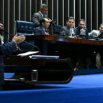 Proibição de descontos em benefícios do INSS segue para sanção presidencial