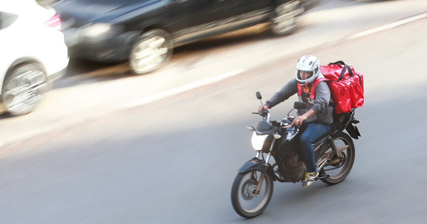 Sancionada lei que cria o Dia Nacional do Motociclista Profissional