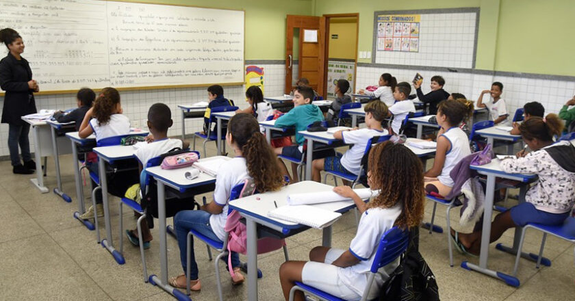 Sancionada lei que institui o Sistema Nacional de Educação