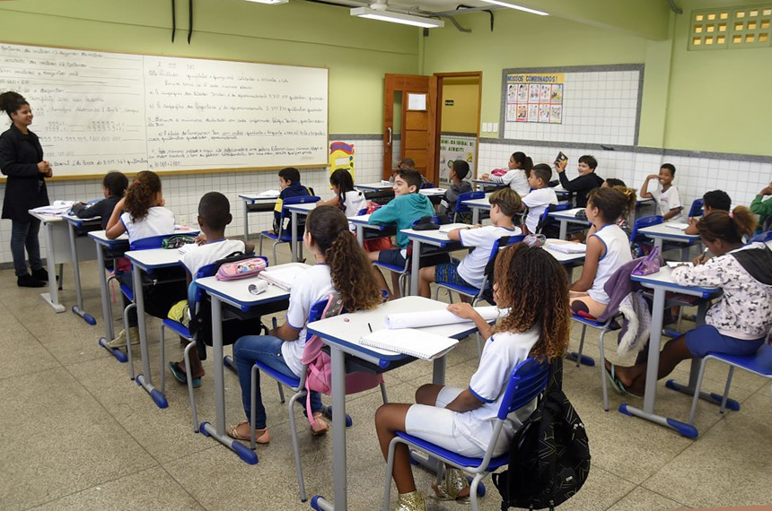 Sancionada lei que institui o Sistema Nacional de Educação