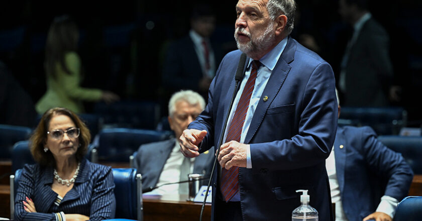 Senadores vão se reunir com ministro da Educação para discutir decreto das Apaes