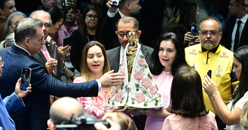 Sessão solene do Congresso celebra Círio e devoção a Nossa Senhora de Nazaré