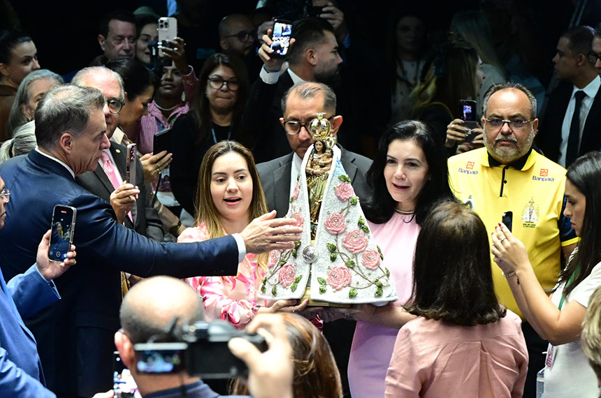 Sessão solene do Congresso celebra Círio e devoção a Nossa Senhora de Nazaré