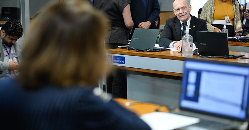 Sugerido por cidadão, piso salarial de R$ 5 mil para nutricionistas vira projeto de lei