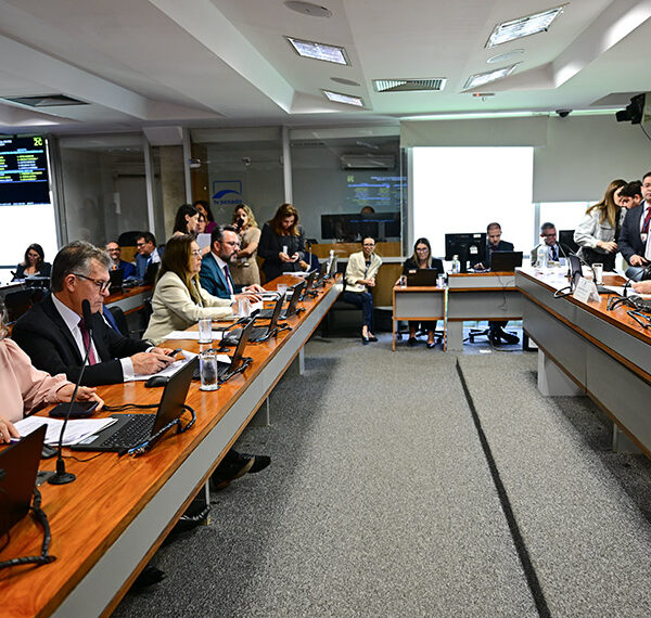 Vai ao Plenário divulgação de dados sobre fila de cirurgias no SUS