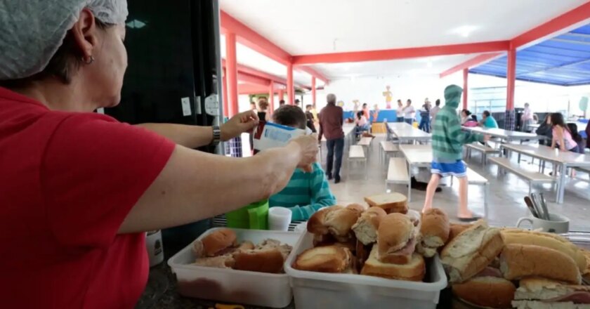 Chuvas obrigam mais de 8,6 mil a deixarem suas casas em todo o país