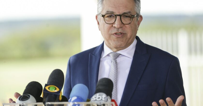 Padilha diz que Ministério da Saúde não será negociado