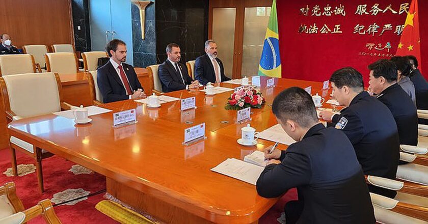 Brasil e China fazem acordo de cooperação policial internacional