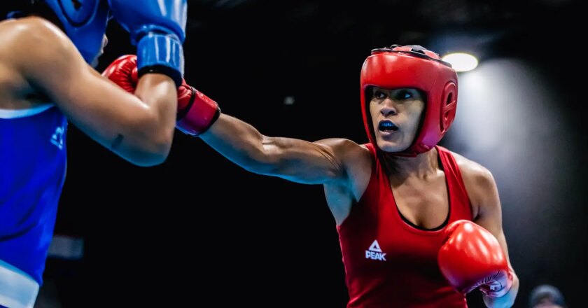 Bárbara Santos vence na estreia e vai às quartas do Mundial de Boxe