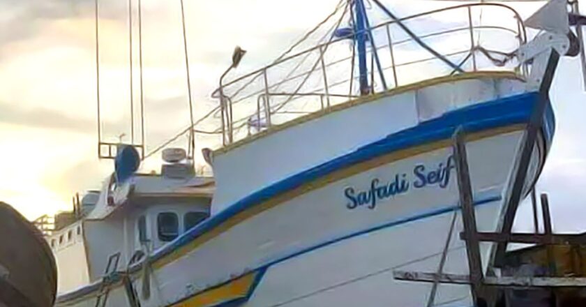 Marinha continua buscas por dois pescadores desaparecidos em naufrágio