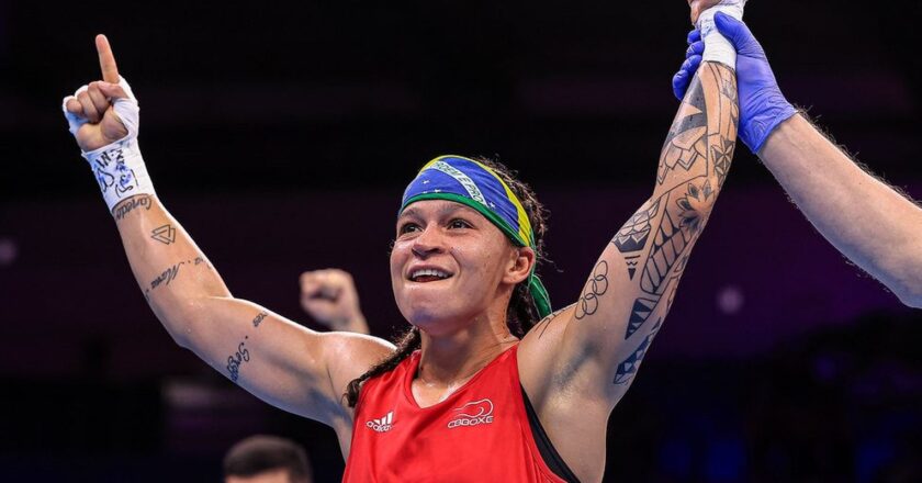 Beatriz Ferreira sobra na final e fatura bicampeonato mundial de boxe