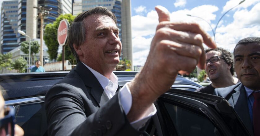 Bolsonaro dice que post con mentiras sobre elecciones fue accidental