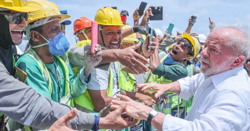 Bolsa Família voltará a exigir frequência escolar e vacinação