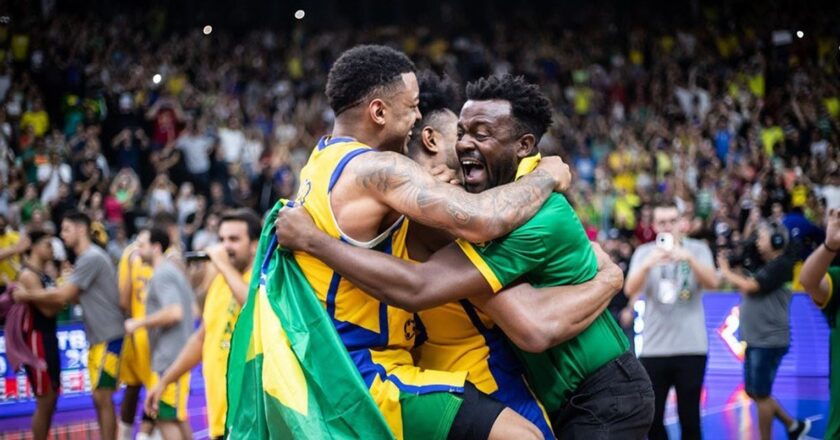 Brasil assegura vaga no Mundial de basquete 2023 com vitória sobre EUA