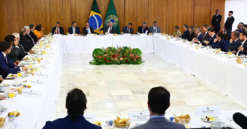 Padilha nega discussão sobre mudanças na lei de autonomia do BC