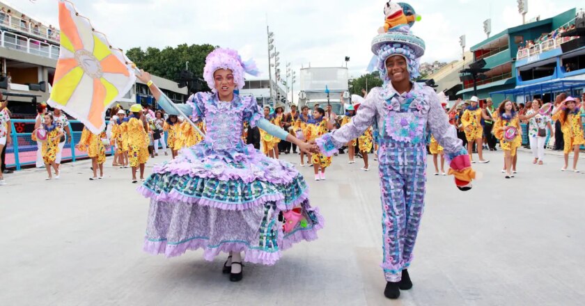 Rio: escolas de samba mirins fazem ensaio técnico neste domingo