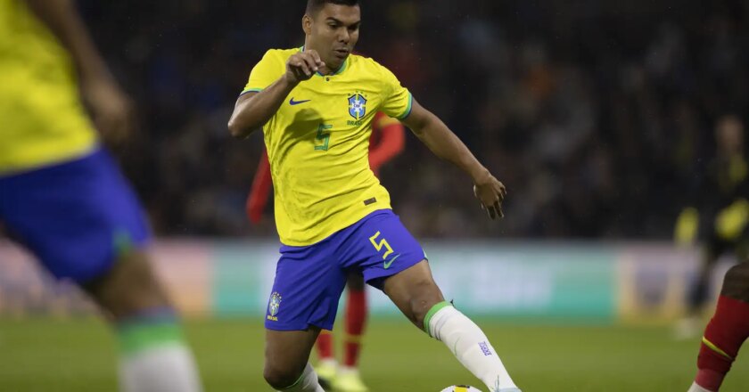 Casemiro mantém suspense sobre o substituto de Neymar contra a Suíça