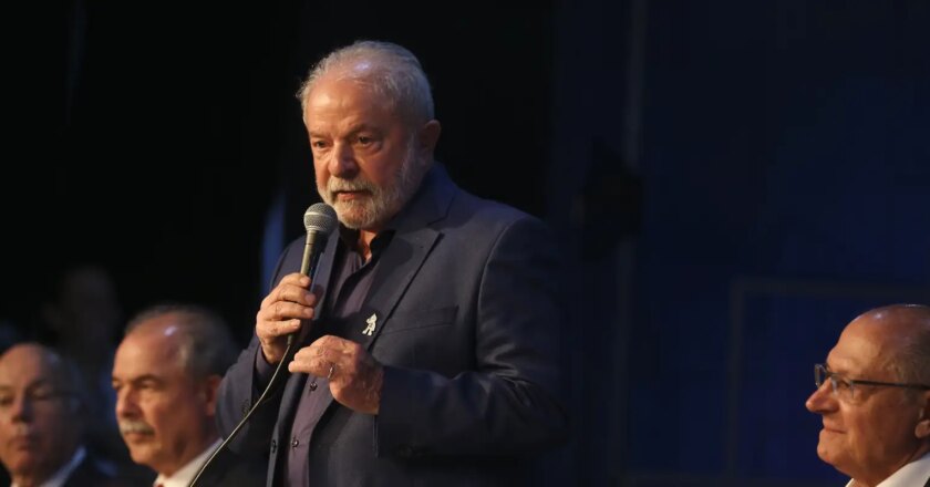 Lula confirma Aloizio Mercadante como presidente BNDES