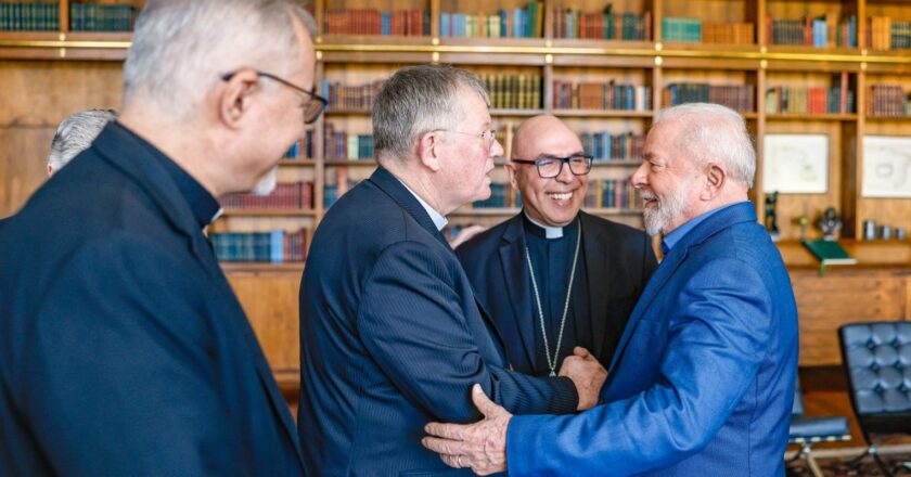 Lula recebe presidente da CNBB e representante do Vaticano no Brasil