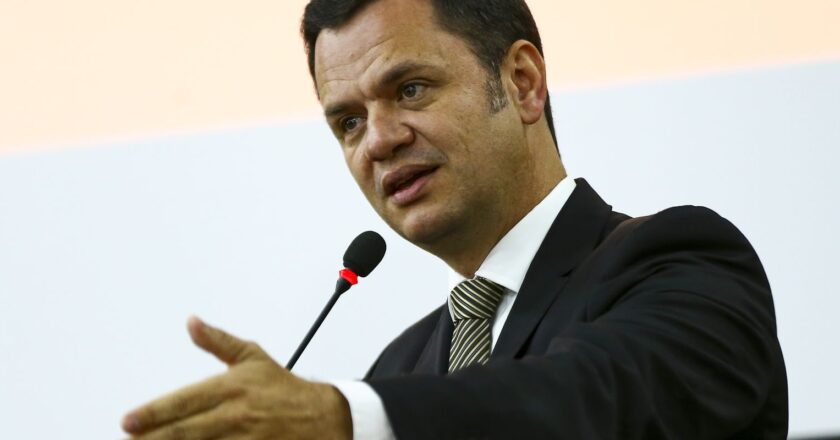 Moraes mantém Torres preso em batalhão da Polícia Militar