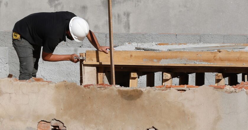 Governo retoma 3,5 mil obras paralisadas ou inacabadas em escolas