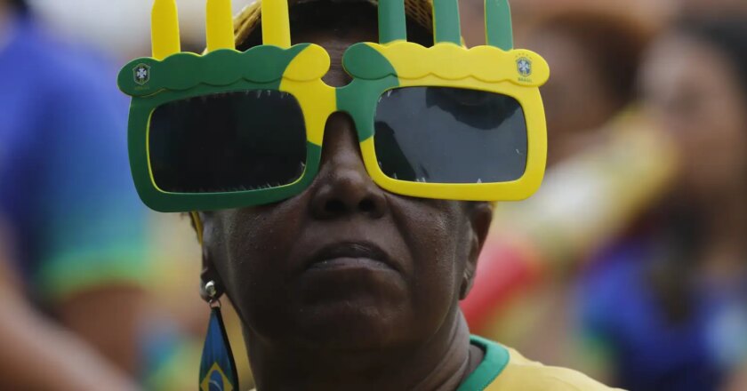 Vitória do Brasil anima torcedores no Vale do Anhangabaú em São Paulo