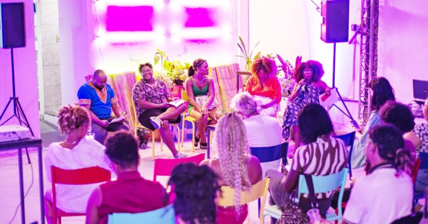 LGBTQIA+ negros relatam agressões recorrentes na internet