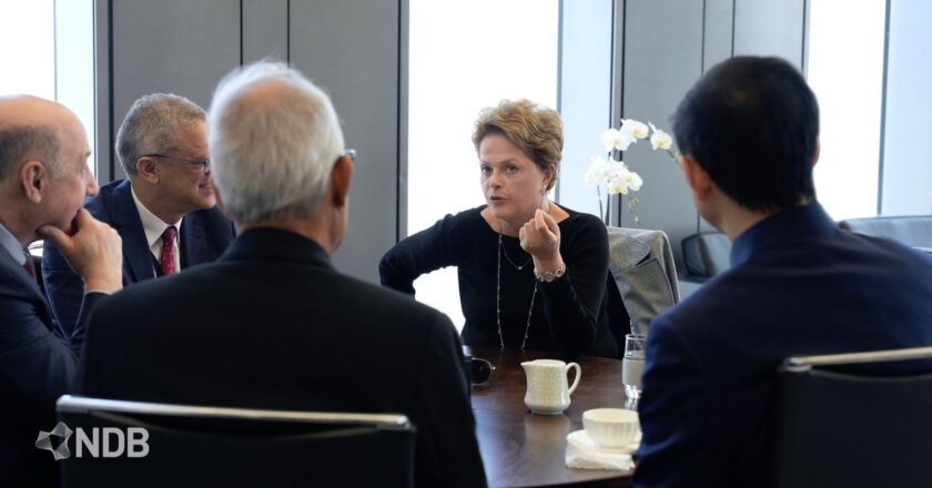 Dilma Rousseff começa a comandar Banco do Brics