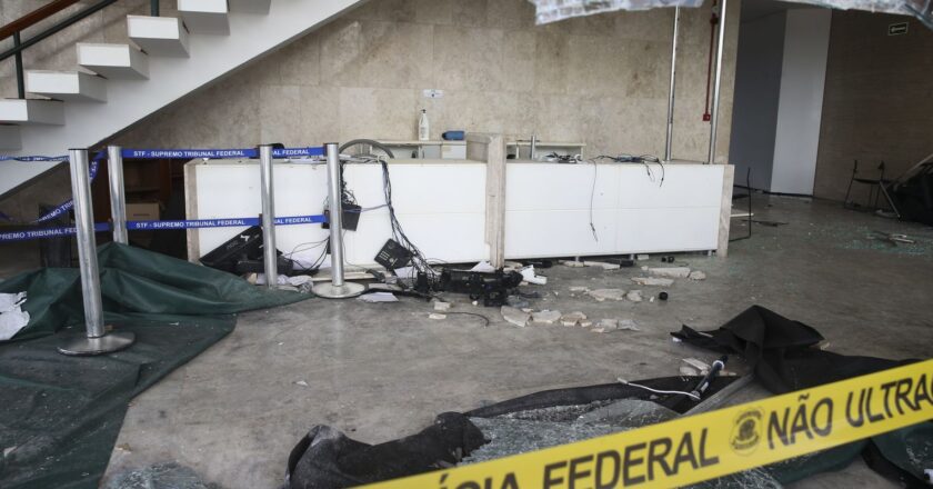 STF torna réus mais 45 envolvidos nos atos golpistas de 8 de janeiro
