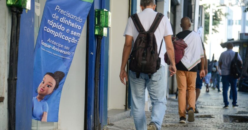 Milhões de brasileiros têm dificuldades de pagar suas dívidas