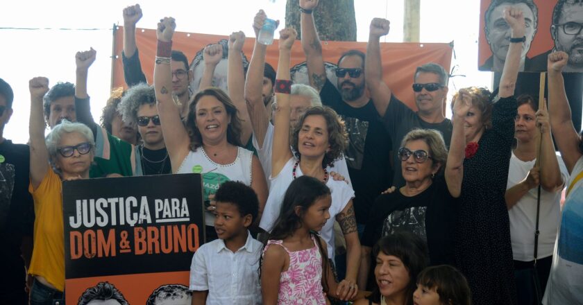 Em Copacabana, ato homenageia Dom e Bruno um ano após suas mortes
