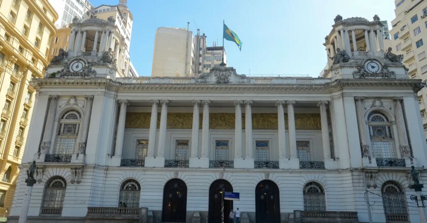 Linha do tempo conta história centenária do Palácio Pedro Ernesto