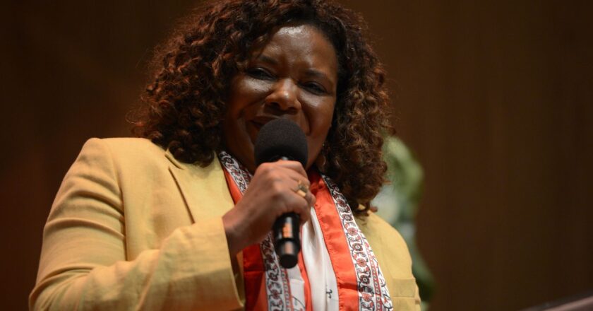 Lula assina decreto com regras de apoio ao setor cultural