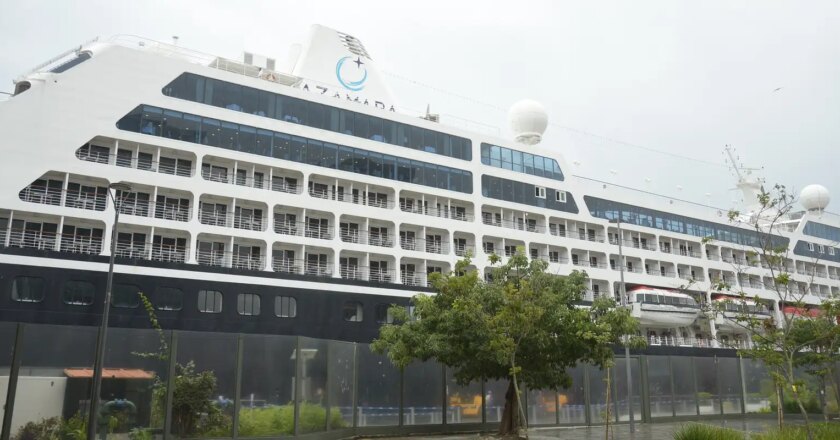 Chega ao Rio primeiro cruzeiro para réveillon em Copacabana