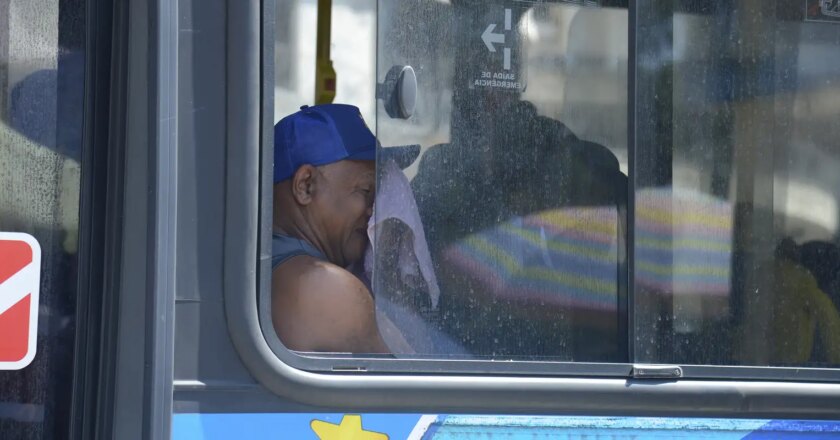 Rio corta subsídio para ônibus que circularem sem ar-condicionado