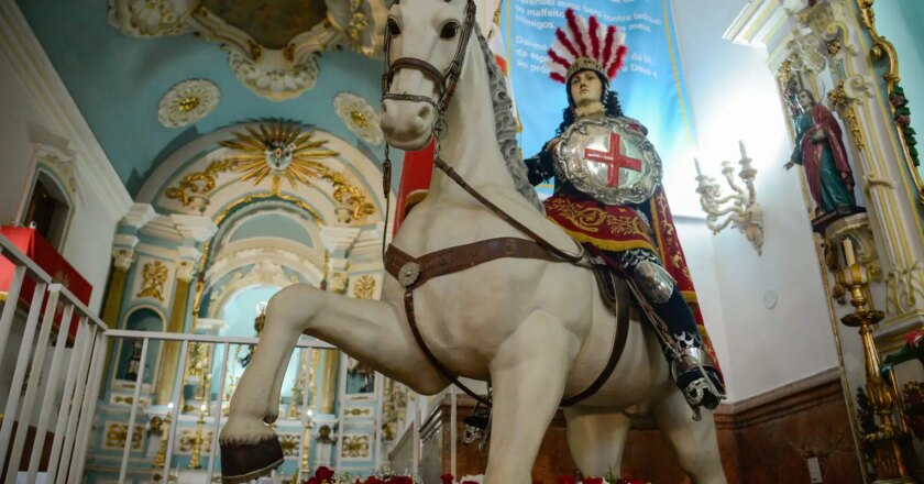 Venerado por católicos e religiões afro, São Jorge é ícone pop