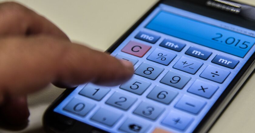 MP eleva isenção de IR para R$ 2.640 e taxa rendimentos no exterior