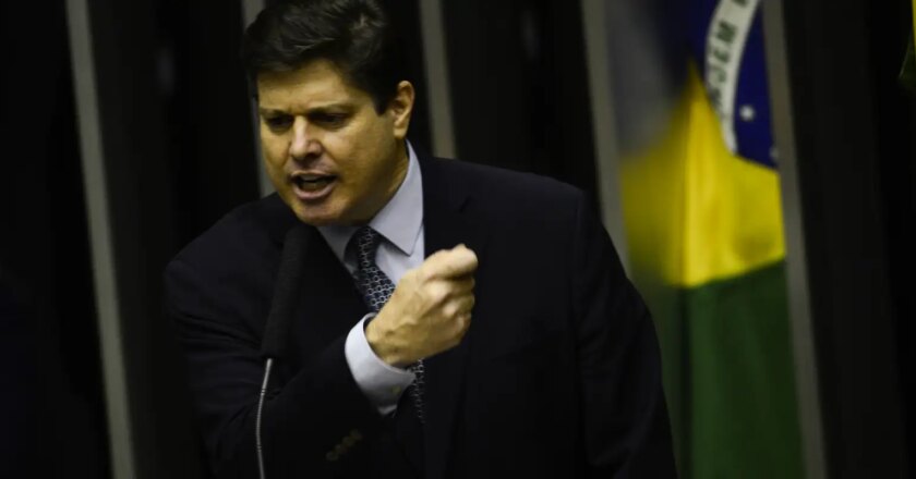 Reforma tributária será fatiada, confirma Baleia Rossi