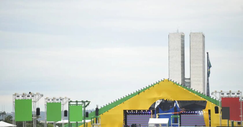 Mais de 60 artistas se apresentarão gratuitamente na posse de Lula